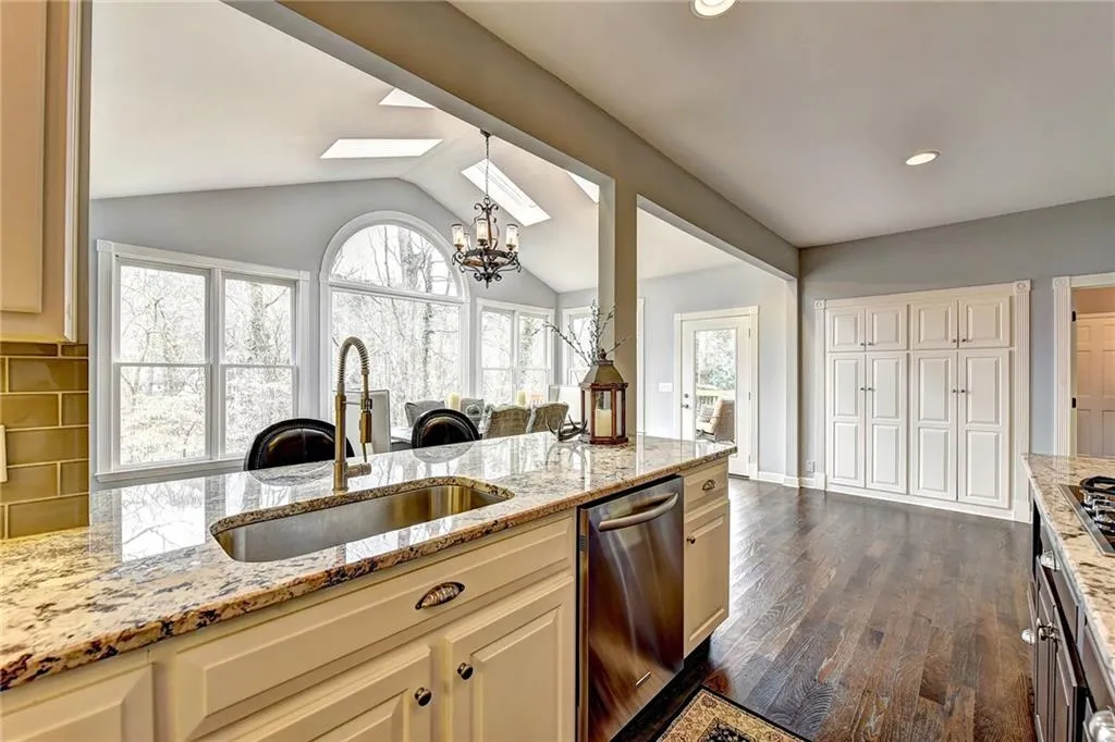 690 Bittersweet Trail, Sandy Springs, Georgia 30350, 6 Bedrooms Bedrooms, ,4 BathroomsBathrooms,Residential,Sold,690 Bittersweet Trail,6057222