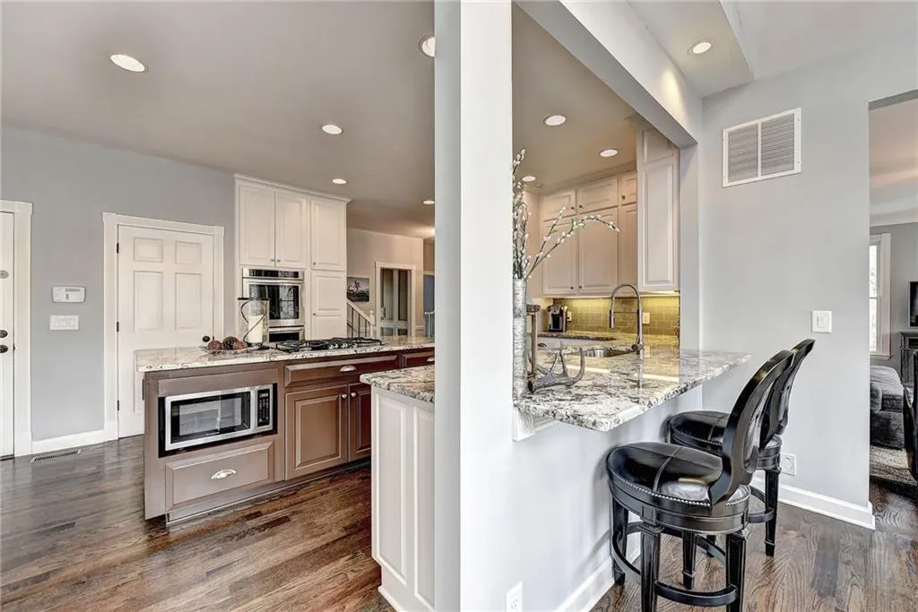 690 Bittersweet Trail, Sandy Springs, Georgia 30350, 6 Bedrooms Bedrooms, ,4 BathroomsBathrooms,Residential,Sold,690 Bittersweet Trail,6057222