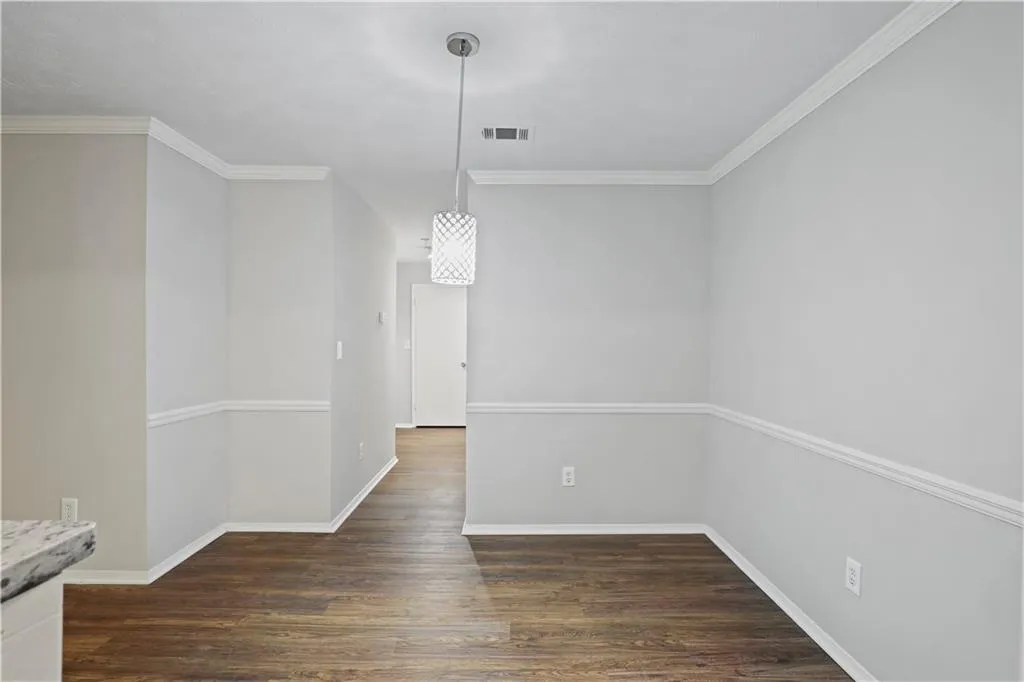 1110 Natchez Trace, Sandy Springs, Georgia 30350, 2 Bedrooms Bedrooms, ,1 BathroomBathrooms,Residential,Sold,1110 Natchez Trace,6912722