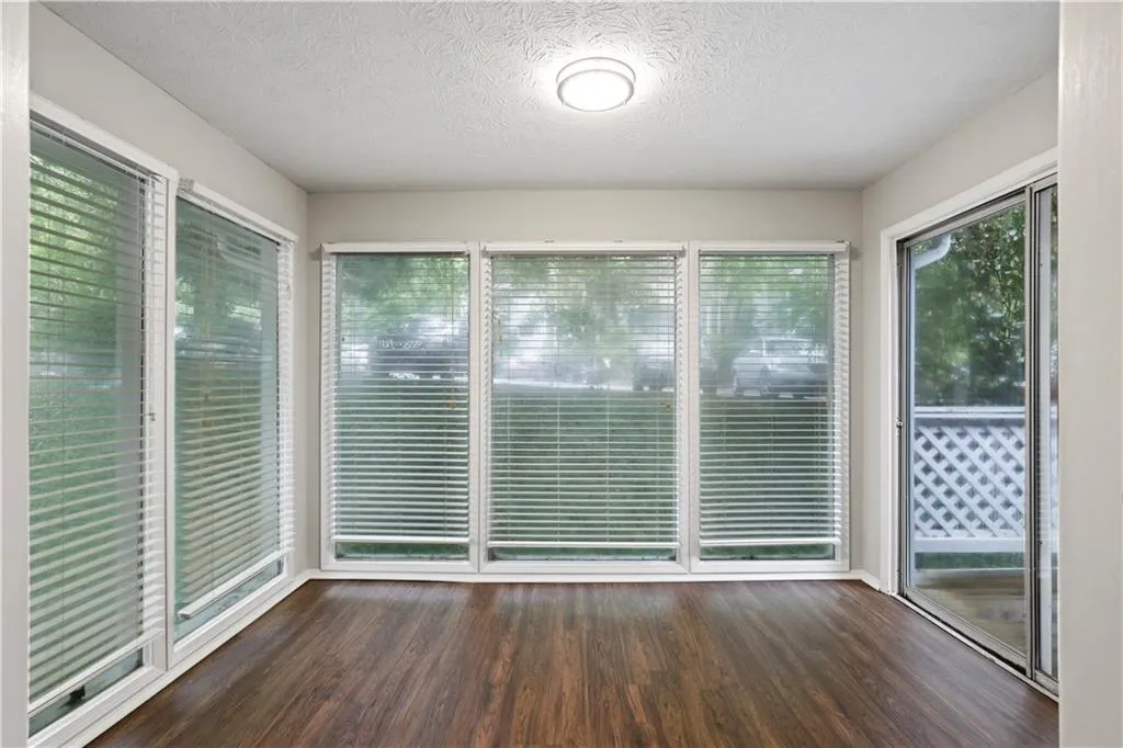 1110 Natchez Trace, Sandy Springs, Georgia 30350, 2 Bedrooms Bedrooms, ,1 BathroomBathrooms,Residential,Sold,1110 Natchez Trace,6912722