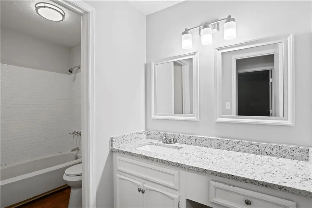 1110 Natchez Trace, Sandy Springs, Georgia 30350, 2 Bedrooms Bedrooms, ,1 BathroomBathrooms,Residential,Sold,1110 Natchez Trace,6912722