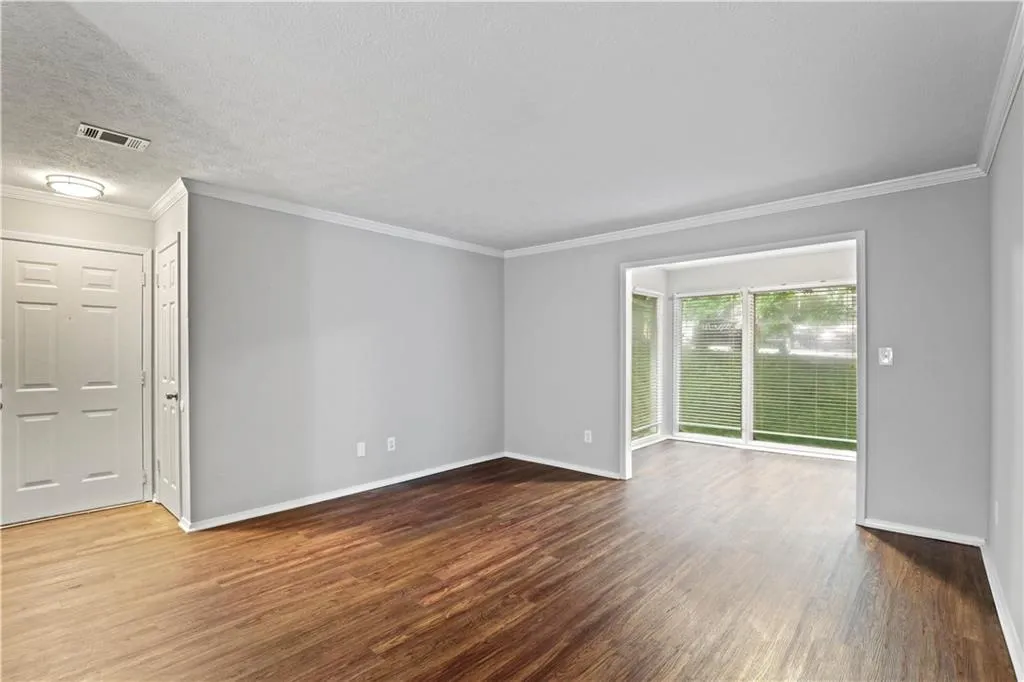 1110 Natchez Trace, Sandy Springs, Georgia 30350, 2 Bedrooms Bedrooms, ,1 BathroomBathrooms,Residential,Sold,1110 Natchez Trace,6912722