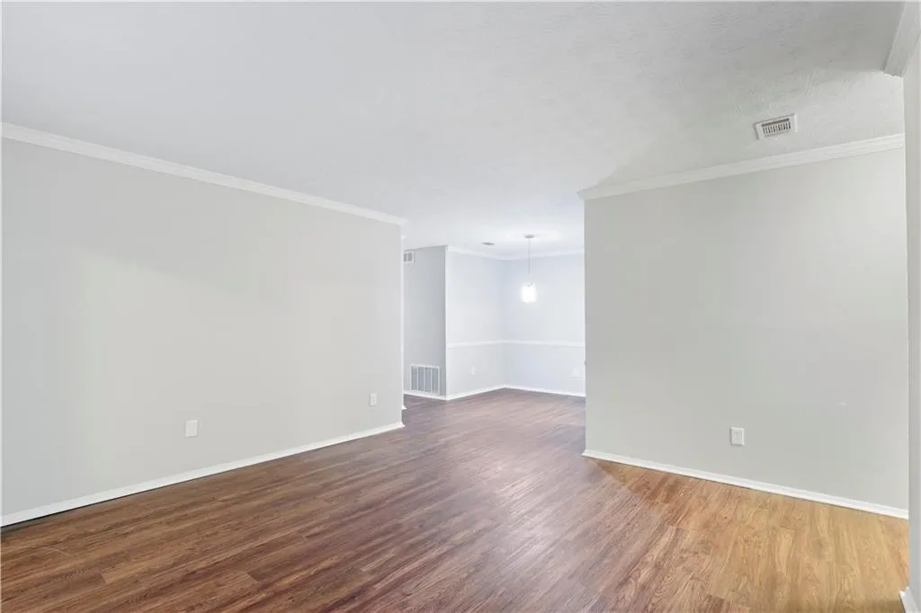 1110 Natchez Trace, Sandy Springs, Georgia 30350, 2 Bedrooms Bedrooms, ,1 BathroomBathrooms,Residential,Sold,1110 Natchez Trace,6912722