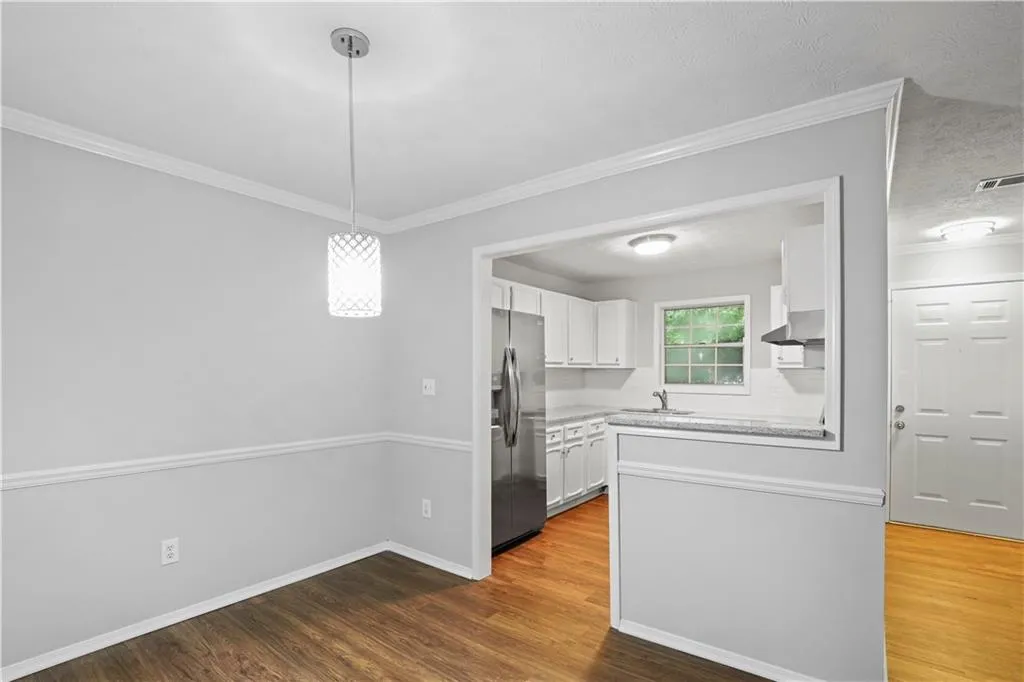 1110 Natchez Trace, Sandy Springs, Georgia 30350, 2 Bedrooms Bedrooms, ,1 BathroomBathrooms,Residential,Sold,1110 Natchez Trace,6912722