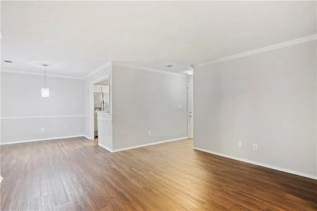 1110 Natchez Trace, Sandy Springs, Georgia 30350, 2 Bedrooms Bedrooms, ,1 BathroomBathrooms,Residential,Sold,1110 Natchez Trace,6912722