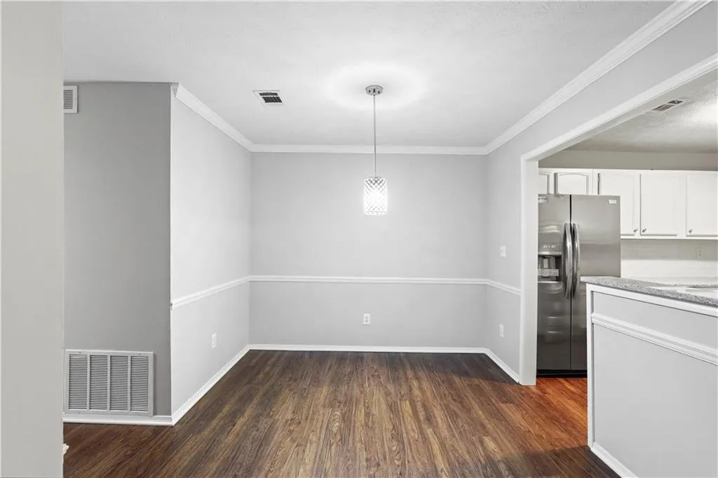 1110 Natchez Trace, Sandy Springs, Georgia 30350, 2 Bedrooms Bedrooms, ,1 BathroomBathrooms,Residential,Sold,1110 Natchez Trace,6912722