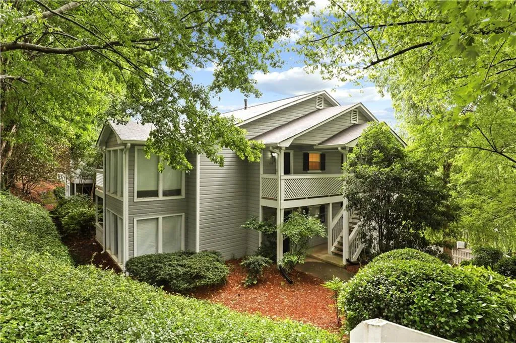 1110 Natchez Trace, Sandy Springs, Georgia 30350, 2 Bedrooms Bedrooms, ,1 BathroomBathrooms,Residential,Sold,1110 Natchez Trace,6912722