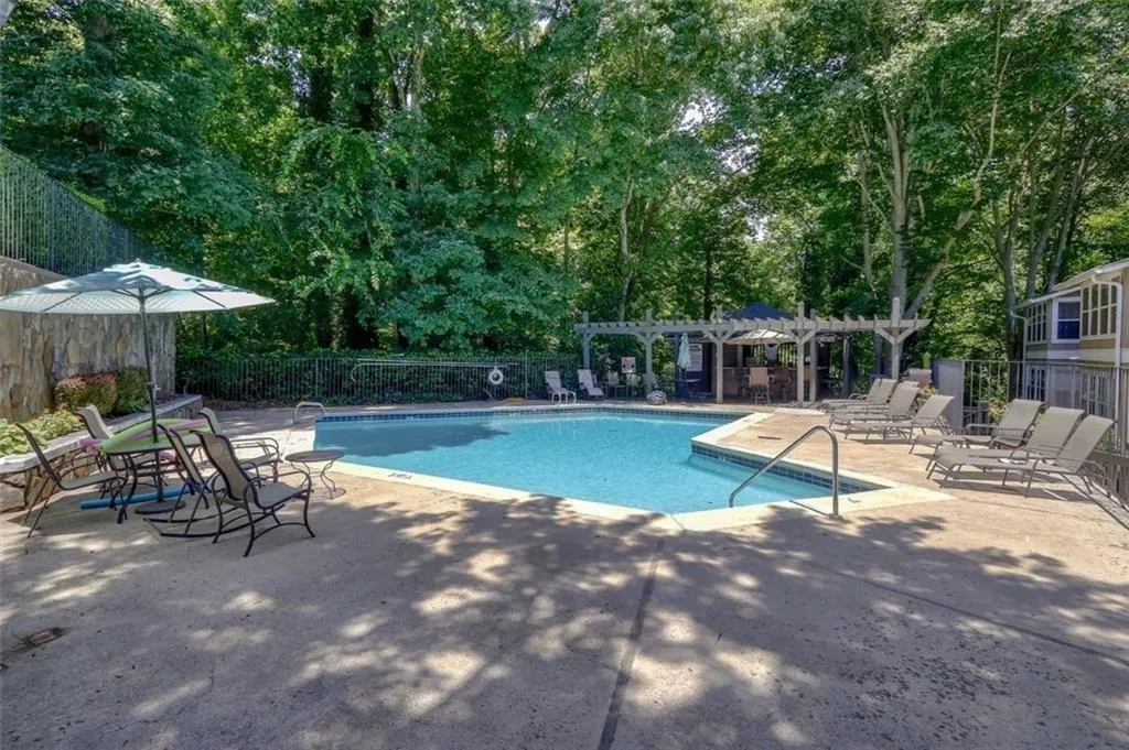 5159 Roswell Road Unit#1, Atlanta, Georgia 30342, 1 Bedroom Bedrooms, ,1 BathroomBathrooms,Residential,Sold,5159 Roswell Road Unit#1,6652207