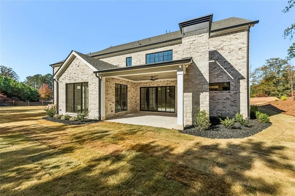 200 River Valley Court, Atlanta, Georgia 30328, 5 Bedrooms Bedrooms, ,4 BathroomsBathrooms,Residential,For Sale,200 River Valley Court,7652370