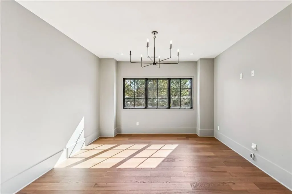 200 River Valley Court, Atlanta, Georgia 30328, 5 Bedrooms Bedrooms, ,4 BathroomsBathrooms,Residential,For Sale,200 River Valley Court,7652370