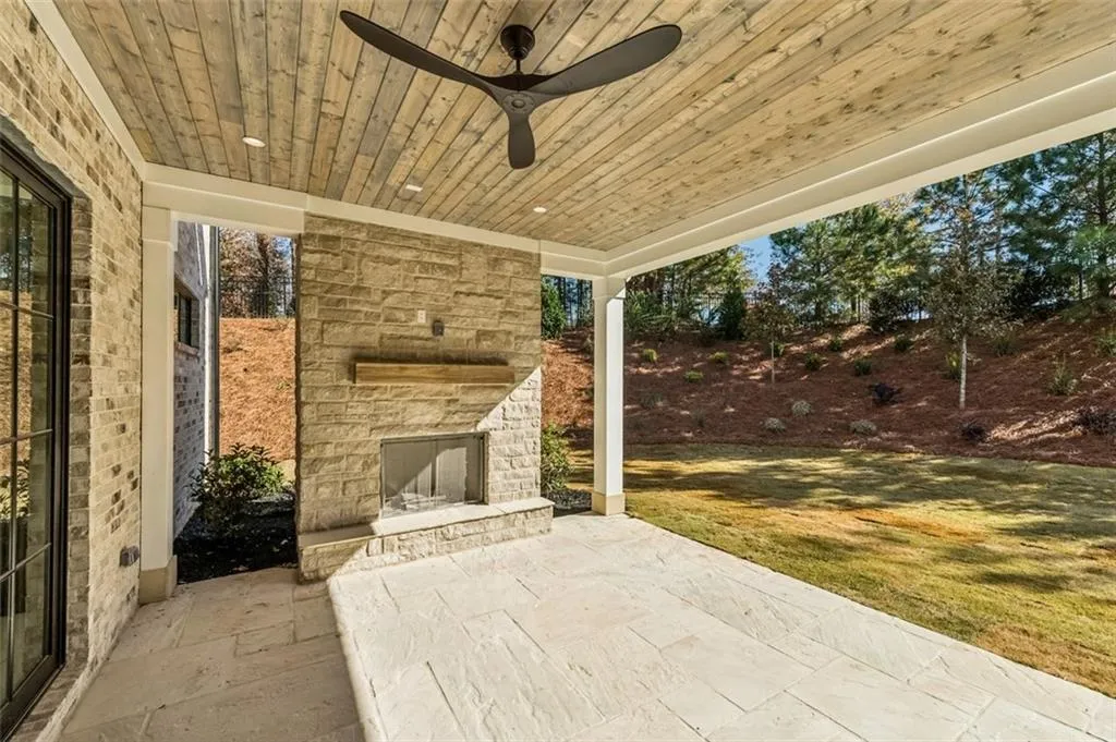 200 River Valley Court, Atlanta, Georgia 30328, 5 Bedrooms Bedrooms, ,4 BathroomsBathrooms,Residential,For Sale,200 River Valley Court,7652370