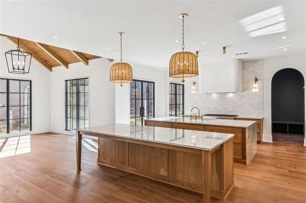 200 River Valley Court, Atlanta, Georgia 30328, 5 Bedrooms Bedrooms, ,4 BathroomsBathrooms,Residential,For Sale,200 River Valley Court,7652370