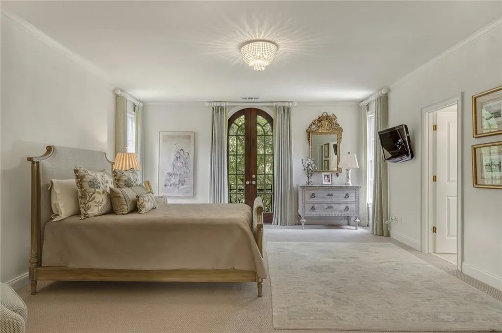 18 Leighton Court, Atlanta, Georgia 30327, 6 Bedrooms Bedrooms, ,6 BathroomsBathrooms,Residential,Sold,18 Leighton Court,6914096 18 Leighton Court, Atlanta, Georgia 30327, 6 Bedrooms Bedrooms, ,6 BathroomsBathrooms,Residential,Sold,18 Leighton Court,6914096