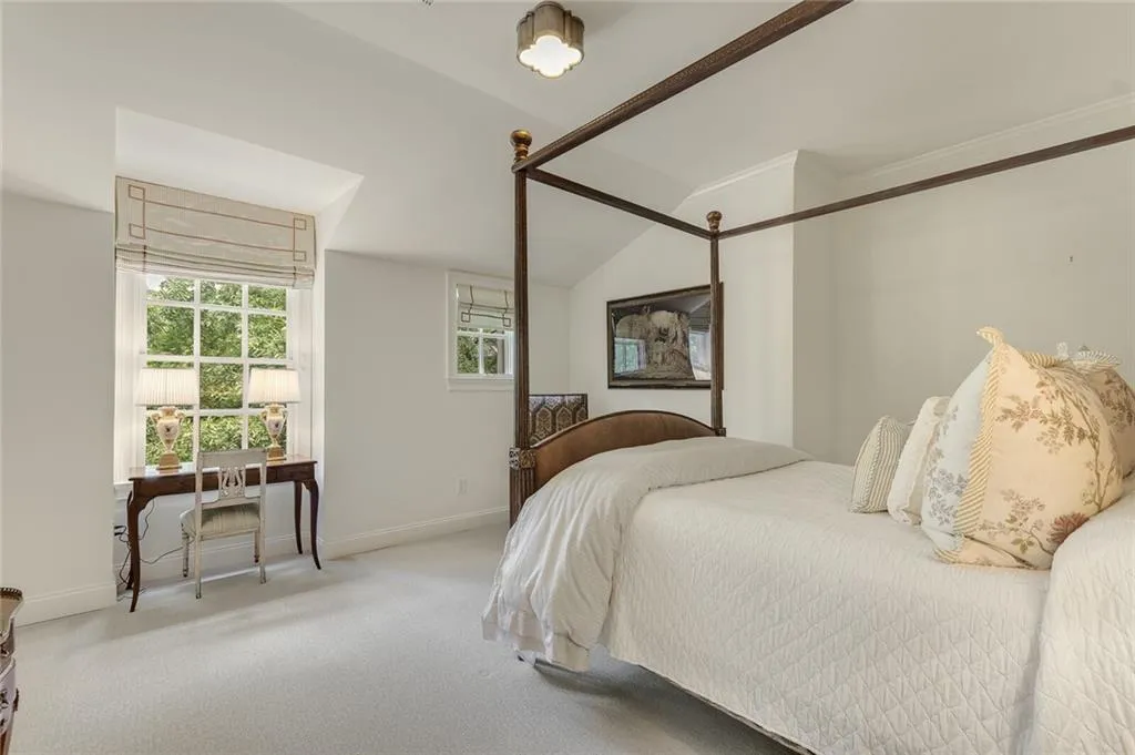 18 Leighton Court, Atlanta, Georgia 30327, 6 Bedrooms Bedrooms, ,6 BathroomsBathrooms,Residential,Sold,18 Leighton Court,6914096 18 Leighton Court, Atlanta, Georgia 30327, 6 Bedrooms Bedrooms, ,6 BathroomsBathrooms,Residential,Sold,18 Leighton Court,6914096