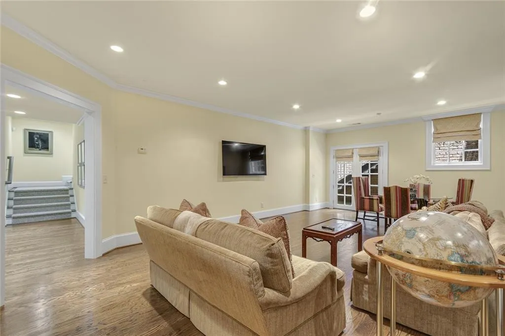 18 Leighton Court, Atlanta, Georgia 30327, 6 Bedrooms Bedrooms, ,6 BathroomsBathrooms,Residential,Sold,18 Leighton Court,6914096 18 Leighton Court, Atlanta, Georgia 30327, 6 Bedrooms Bedrooms, ,6 BathroomsBathrooms,Residential,Sold,18 Leighton Court,6914096