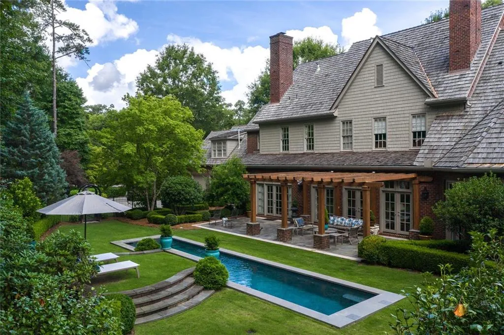 18 Leighton Court, Atlanta, Georgia 30327, 6 Bedrooms Bedrooms, ,6 BathroomsBathrooms,Residential,Sold,18 Leighton Court,6914096 18 Leighton Court, Atlanta, Georgia 30327, 6 Bedrooms Bedrooms, ,6 BathroomsBathrooms,Residential,Sold,18 Leighton Court,6914096