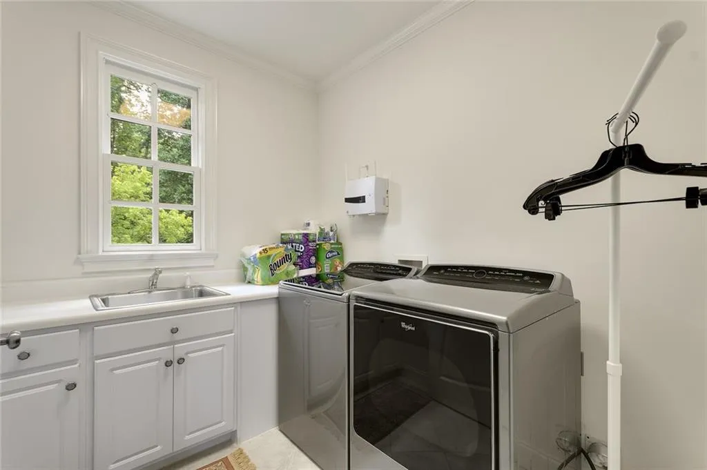 18 Leighton Court, Atlanta, Georgia 30327, 6 Bedrooms Bedrooms, ,6 BathroomsBathrooms,Residential,Sold,18 Leighton Court,6914096 18 Leighton Court, Atlanta, Georgia 30327, 6 Bedrooms Bedrooms, ,6 BathroomsBathrooms,Residential,Sold,18 Leighton Court,6914096