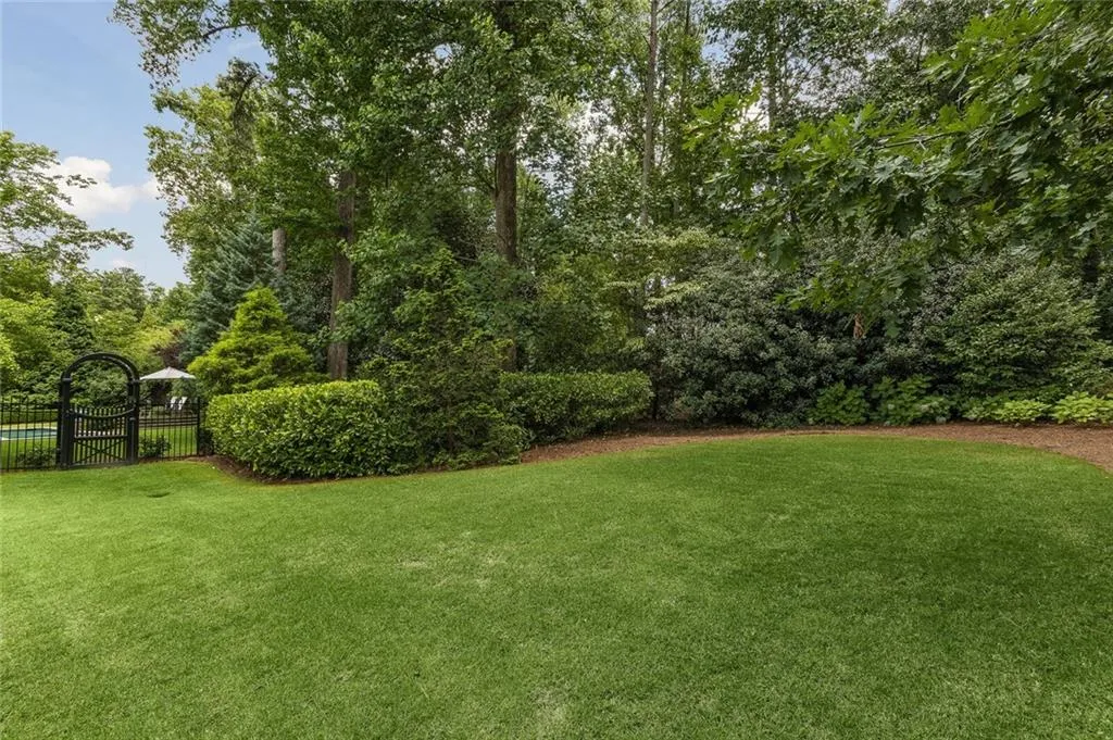 18 Leighton Court, Atlanta, Georgia 30327, 6 Bedrooms Bedrooms, ,6 BathroomsBathrooms,Residential,Sold,18 Leighton Court,6914096 18 Leighton Court, Atlanta, Georgia 30327, 6 Bedrooms Bedrooms, ,6 BathroomsBathrooms,Residential,Sold,18 Leighton Court,6914096