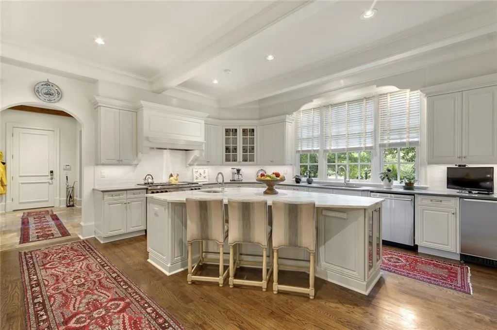 18 Leighton Court, Atlanta, Georgia 30327, 6 Bedrooms Bedrooms, ,6 BathroomsBathrooms,Residential,Sold,18 Leighton Court,6914096 18 Leighton Court, Atlanta, Georgia 30327, 6 Bedrooms Bedrooms, ,6 BathroomsBathrooms,Residential,Sold,18 Leighton Court,6914096