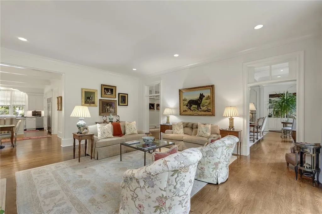 18 Leighton Court, Atlanta, Georgia 30327, 6 Bedrooms Bedrooms, ,6 BathroomsBathrooms,Residential,Sold,18 Leighton Court,6914096 18 Leighton Court, Atlanta, Georgia 30327, 6 Bedrooms Bedrooms, ,6 BathroomsBathrooms,Residential,Sold,18 Leighton Court,6914096