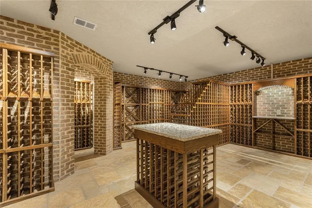 18 Leighton Court, Atlanta, Georgia 30327, 6 Bedrooms Bedrooms, ,6 BathroomsBathrooms,Residential,Sold,18 Leighton Court,6914096 18 Leighton Court, Atlanta, Georgia 30327, 6 Bedrooms Bedrooms, ,6 BathroomsBathrooms,Residential,Sold,18 Leighton Court,6914096