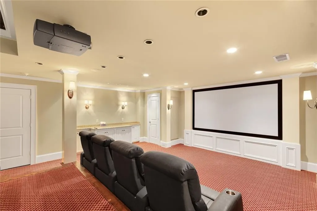 18 Leighton Court, Atlanta, Georgia 30327, 6 Bedrooms Bedrooms, ,6 BathroomsBathrooms,Residential,Sold,18 Leighton Court,6914096 18 Leighton Court, Atlanta, Georgia 30327, 6 Bedrooms Bedrooms, ,6 BathroomsBathrooms,Residential,Sold,18 Leighton Court,6914096