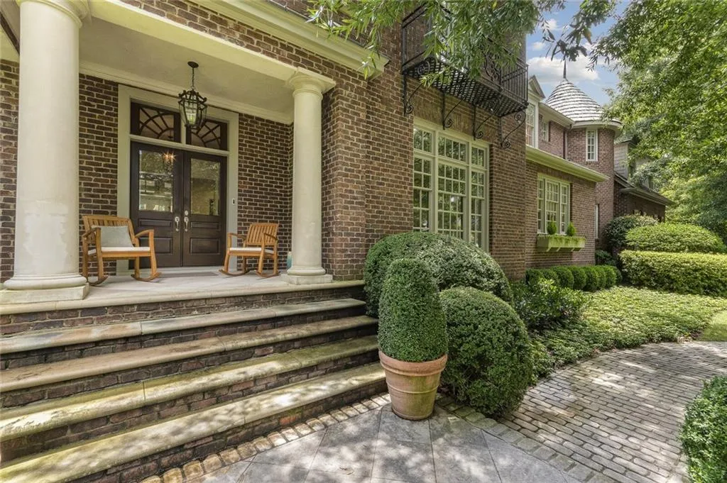 18 Leighton Court, Atlanta, Georgia 30327, 6 Bedrooms Bedrooms, ,6 BathroomsBathrooms,Residential,Sold,18 Leighton Court,6914096 18 Leighton Court, Atlanta, Georgia 30327, 6 Bedrooms Bedrooms, ,6 BathroomsBathrooms,Residential,Sold,18 Leighton Court,6914096