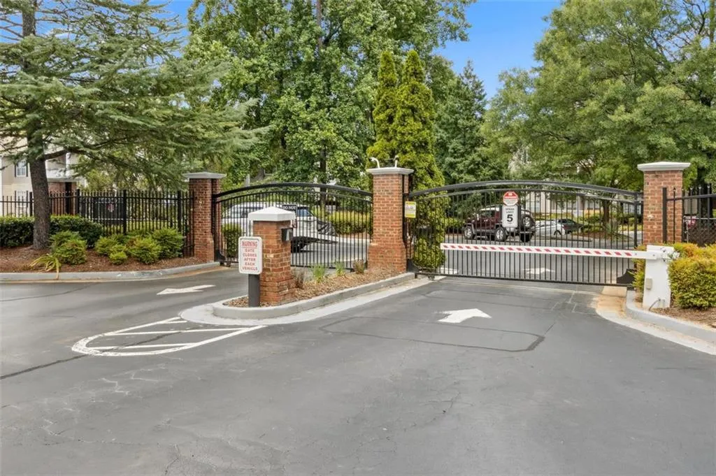 1250 Parkwood Circle Se Unit 3204, Atlanta, Georgia 30339, 2 Bedrooms Bedrooms, ,2 BathroomsBathrooms,Residential,For Sale,1250 Parkwood Circle Se Unit 3204,7617162