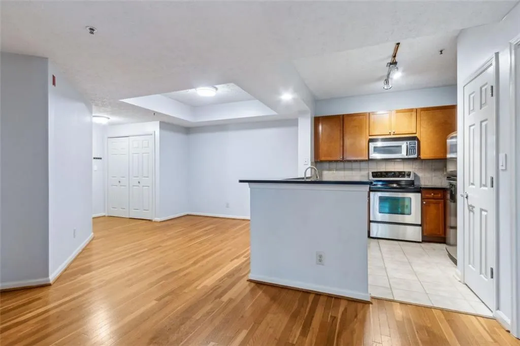 1250 Parkwood Circle Se Unit 3204, Atlanta, Georgia 30339, 2 Bedrooms Bedrooms, ,2 BathroomsBathrooms,Residential,For Sale,1250 Parkwood Circle Se Unit 3204,7617162