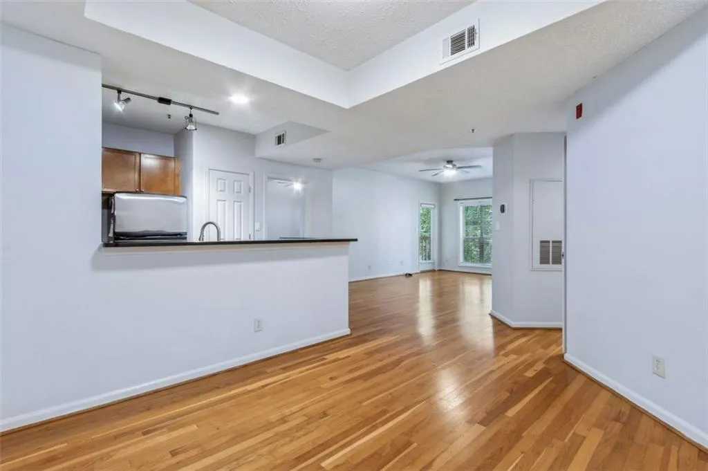 1250 Parkwood Circle Se Unit 3204, Atlanta, Georgia 30339, 2 Bedrooms Bedrooms, ,2 BathroomsBathrooms,Residential,For Sale,1250 Parkwood Circle Se Unit 3204,7617162