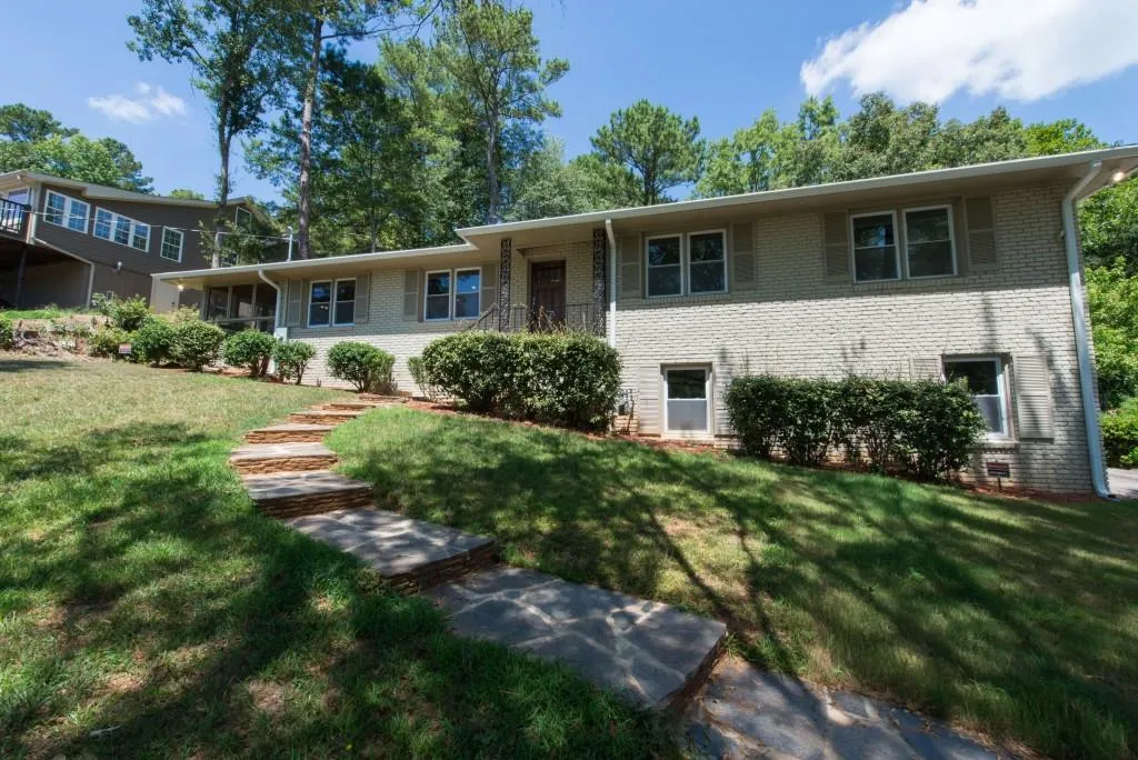 380 Windsor Parkway, Atlanta, Georgia 30342, 4 Bedrooms Bedrooms, ,3 BathroomsBathrooms,Residential,Sold,380 Windsor Parkway,5581090
