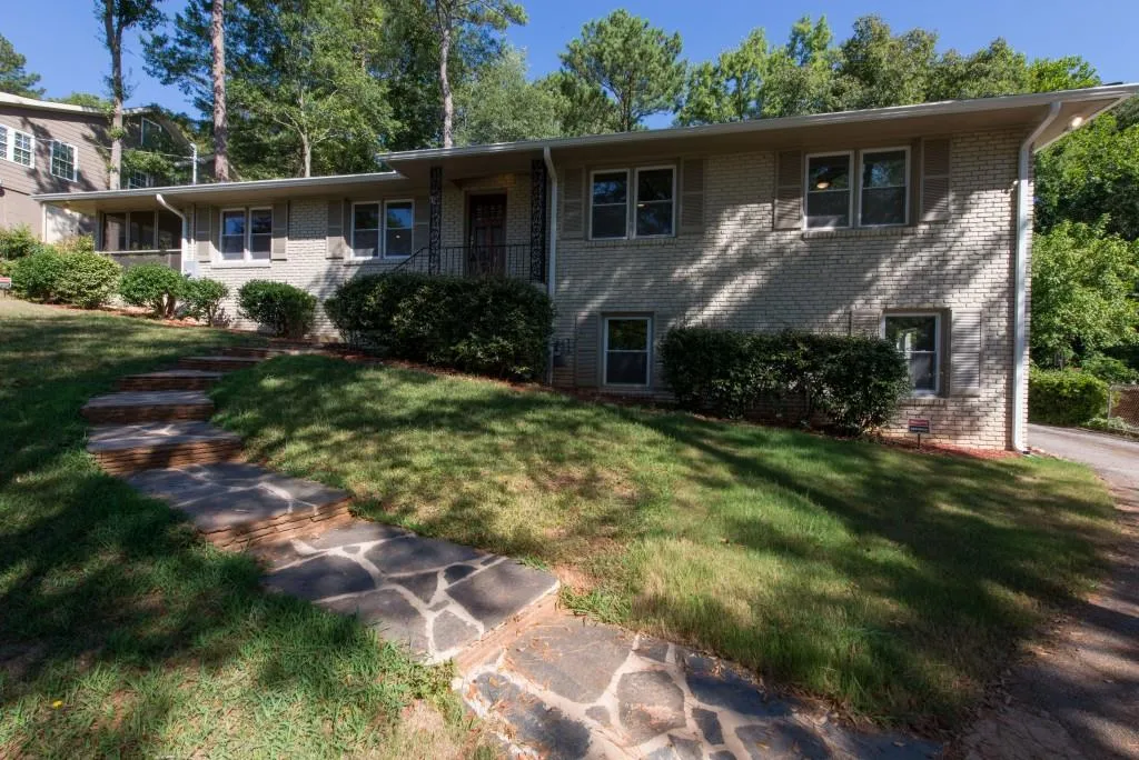 380 Windsor Parkway, Atlanta, Georgia 30342, 4 Bedrooms Bedrooms, ,3 BathroomsBathrooms,Residential,Sold,380 Windsor Parkway,5581090