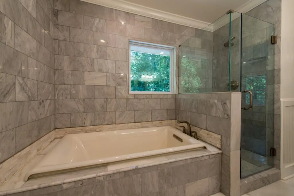 380 Windsor Parkway, Atlanta, Georgia 30342, 4 Bedrooms Bedrooms, ,3 BathroomsBathrooms,Residential,Sold,380 Windsor Parkway,5581090