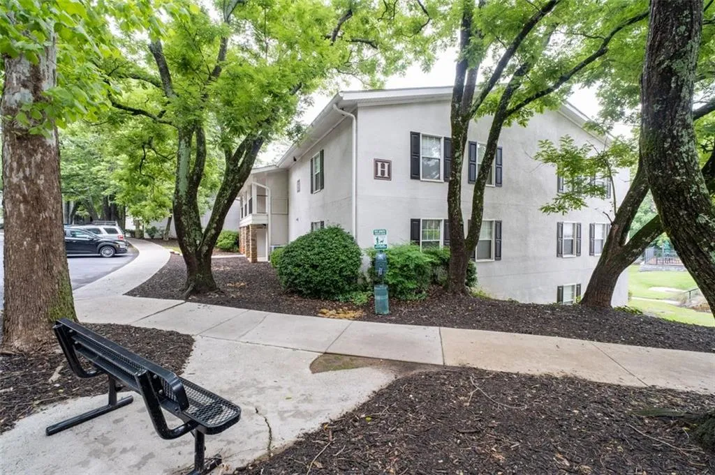 1150 Collier Road Nw Unit 6h, Atlanta, Georgia 30318, 1 Bedroom Bedrooms, ,1 BathroomBathrooms,Residential,For Sale,1150 Collier Road Nw Unit 6h,7588400