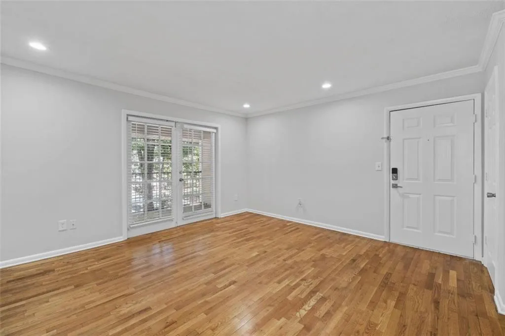 1150 Collier Road Nw Unit 6h, Atlanta, Georgia 30318, 1 Bedroom Bedrooms, ,1 BathroomBathrooms,Residential,For Sale,1150 Collier Road Nw Unit 6h,7588400