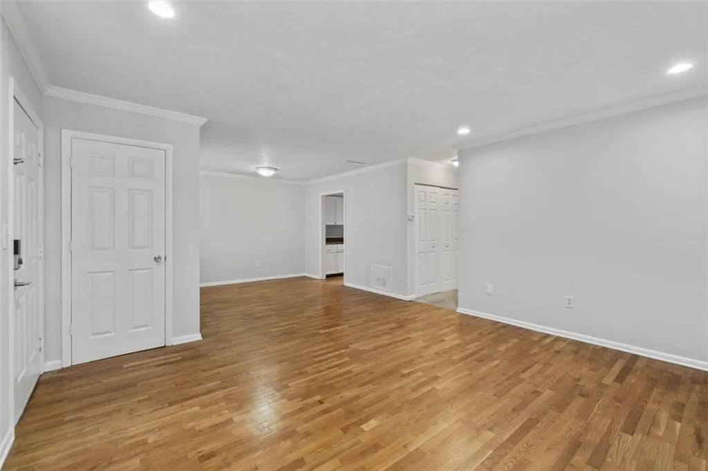 1150 Collier Road Nw Unit 6h, Atlanta, Georgia 30318, 1 Bedroom Bedrooms, ,1 BathroomBathrooms,Residential,For Sale,1150 Collier Road Nw Unit 6h,7588400