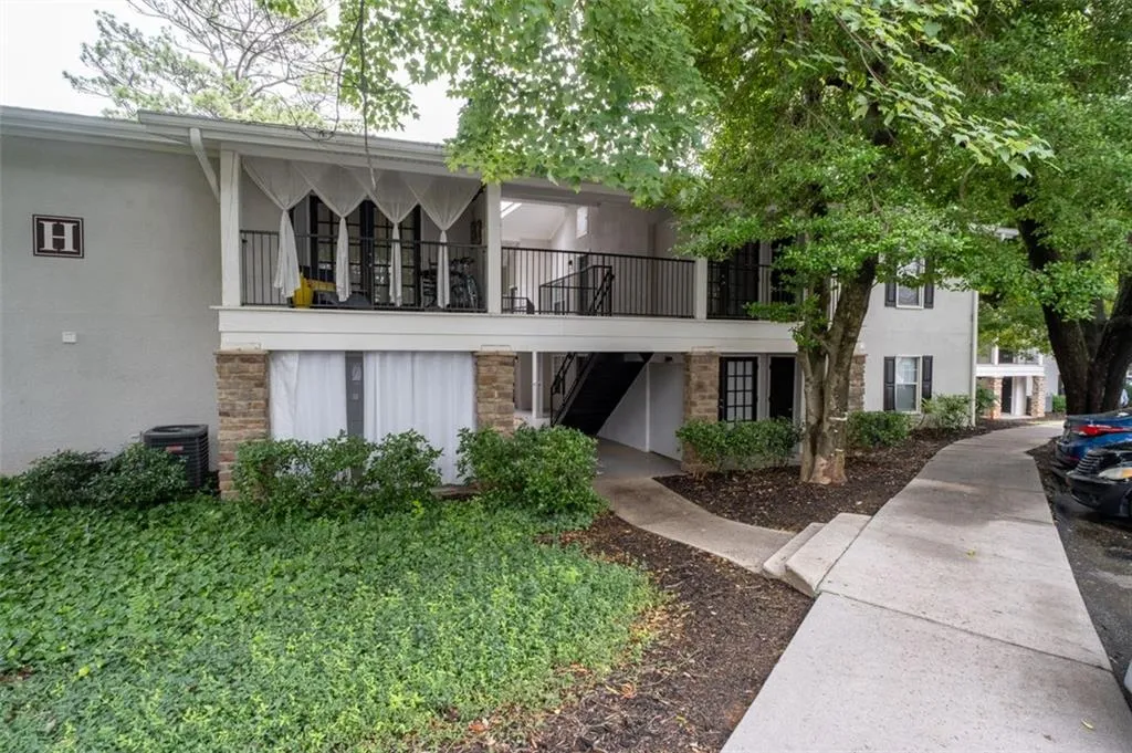 1150 Collier Road Nw Unit 6h, Atlanta, Georgia 30318, 1 Bedroom Bedrooms, ,1 BathroomBathrooms,Residential,For Sale,1150 Collier Road Nw Unit 6h,7588400