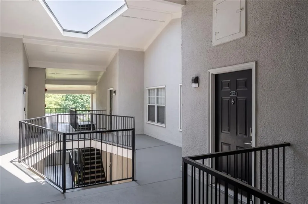 1150 Collier Road Nw Unit 6h, Atlanta, Georgia 30318, 1 Bedroom Bedrooms, ,1 BathroomBathrooms,Residential,For Sale,1150 Collier Road Nw Unit 6h,7588400