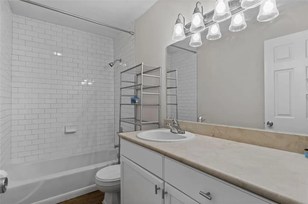 1150 Collier Road Nw Unit 6h, Atlanta, Georgia 30318, 1 Bedroom Bedrooms, ,1 BathroomBathrooms,Residential,For Sale,1150 Collier Road Nw Unit 6h,7588400