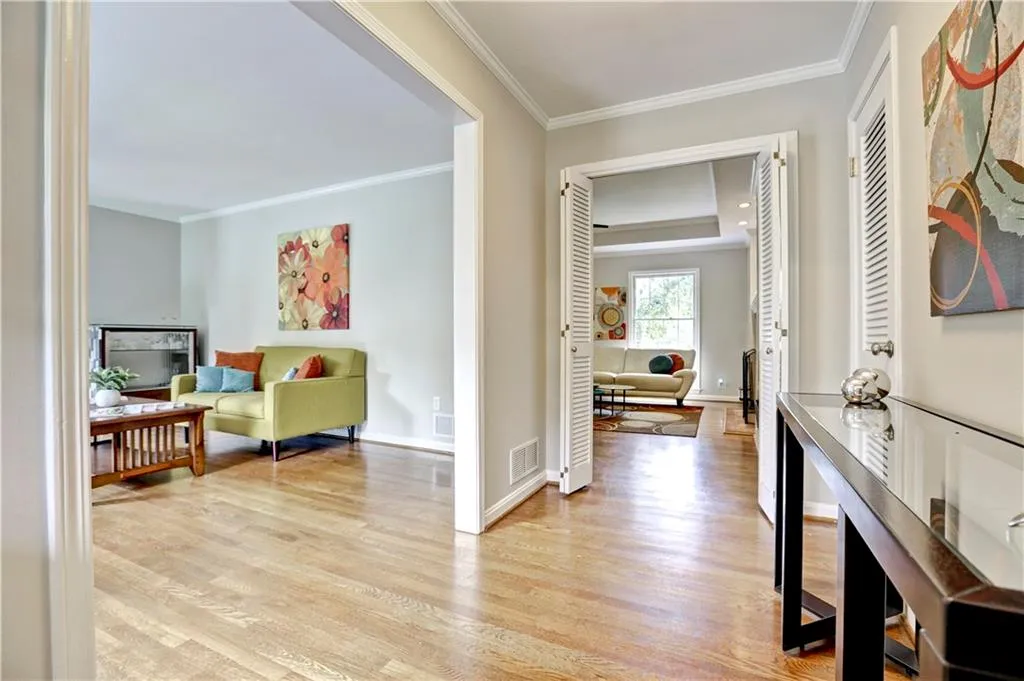 745 Edgewater Trail, Sandy Springs, Georgia 30328, 4 Bedrooms Bedrooms, ,3 BathroomsBathrooms,Residential,Sold,745 Edgewater Trail,5697626