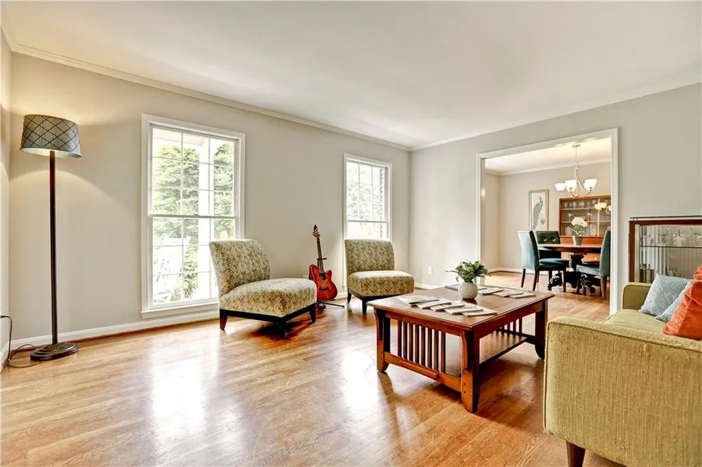 745 Edgewater Trail, Sandy Springs, Georgia 30328, 4 Bedrooms Bedrooms, ,3 BathroomsBathrooms,Residential,Sold,745 Edgewater Trail,5697626