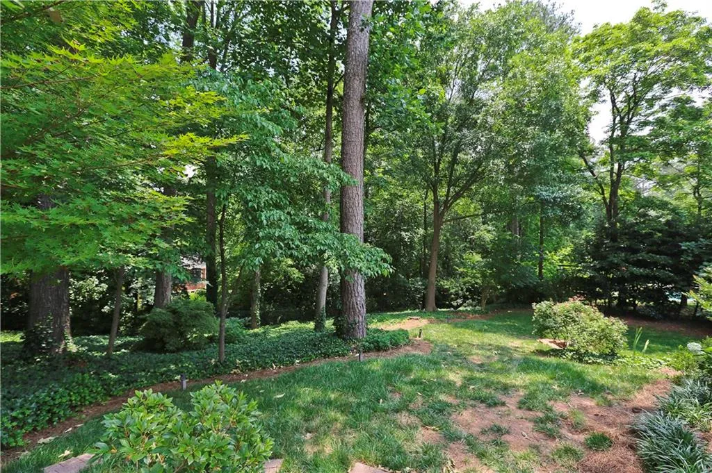 745 Edgewater Trail, Sandy Springs, Georgia 30328, 4 Bedrooms Bedrooms, ,3 BathroomsBathrooms,Residential,Sold,745 Edgewater Trail,5697626