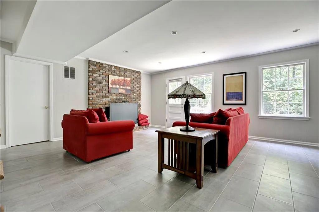 745 Edgewater Trail, Sandy Springs, Georgia 30328, 4 Bedrooms Bedrooms, ,3 BathroomsBathrooms,Residential,Sold,745 Edgewater Trail,5697626