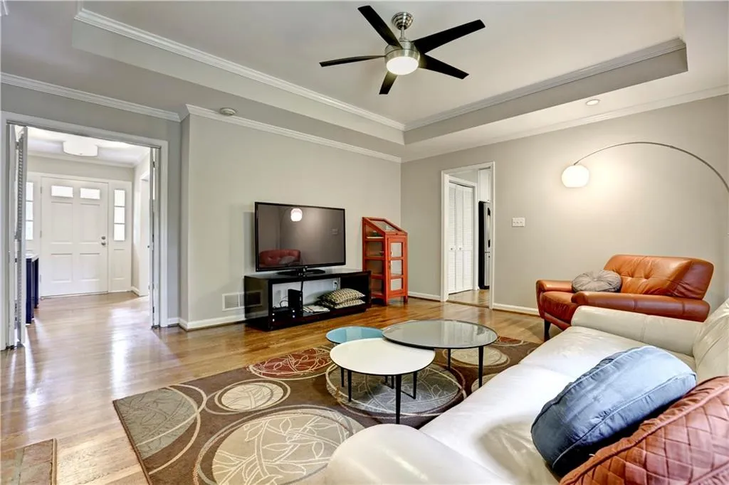 745 Edgewater Trail, Sandy Springs, Georgia 30328, 4 Bedrooms Bedrooms, ,3 BathroomsBathrooms,Residential,Sold,745 Edgewater Trail,5697626