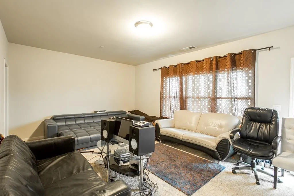 974 Thibideau Court, Atlanta, Georgia 30328, 4 Bedrooms Bedrooms, ,3 BathroomsBathrooms,Residential,Sold,974 Thibideau Court,6097071