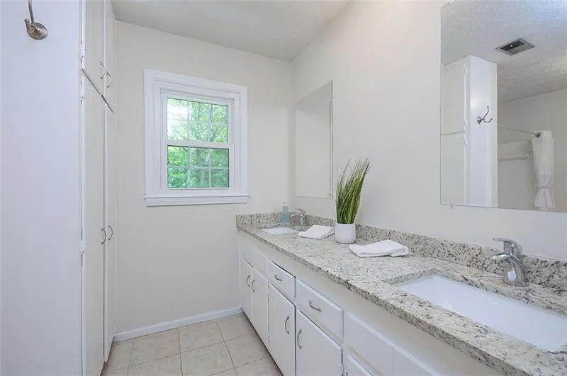 5085 Nesbit Ferry Lane, Atlanta, Georgia 30350, 4 Bedrooms Bedrooms, ,3 BathroomsBathrooms,Residential,Sold,5085 Nesbit Ferry Lane,6734763