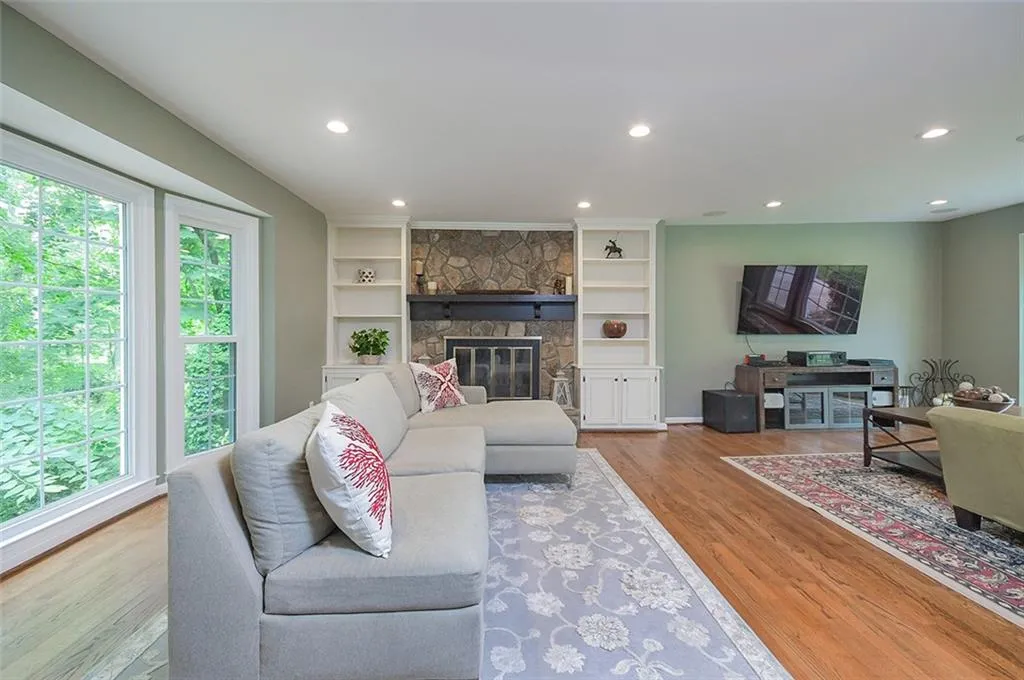 5085 Nesbit Ferry Lane, Atlanta, Georgia 30350, 4 Bedrooms Bedrooms, ,3 BathroomsBathrooms,Residential,Sold,5085 Nesbit Ferry Lane,6734763