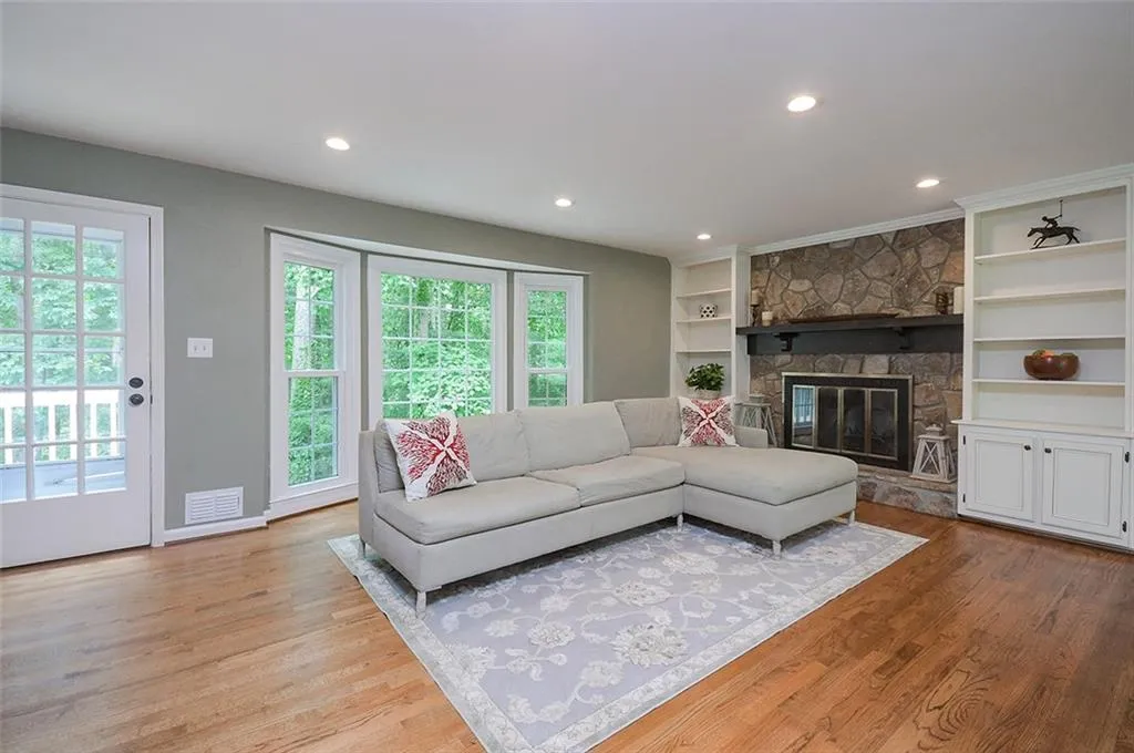 5085 Nesbit Ferry Lane, Atlanta, Georgia 30350, 4 Bedrooms Bedrooms, ,3 BathroomsBathrooms,Residential,Sold,5085 Nesbit Ferry Lane,6734763