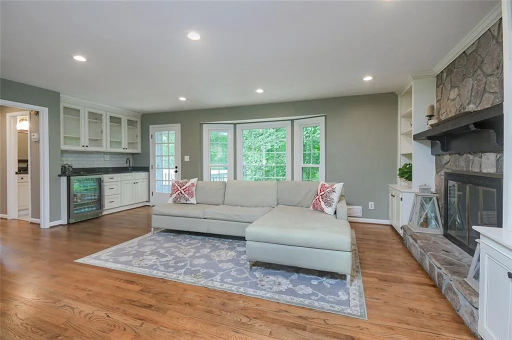 5085 Nesbit Ferry Lane, Atlanta, Georgia 30350, 4 Bedrooms Bedrooms, ,3 BathroomsBathrooms,Residential,Sold,5085 Nesbit Ferry Lane,6734763