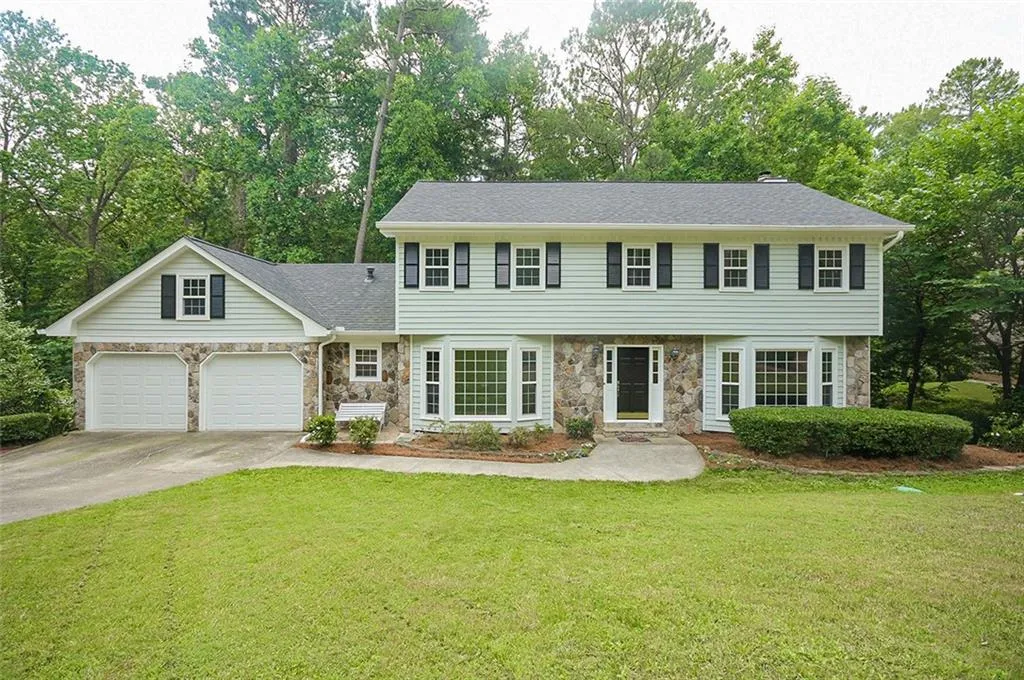 5085 Nesbit Ferry Lane, Atlanta, Georgia 30350, 4 Bedrooms Bedrooms, ,3 BathroomsBathrooms,Residential,Sold,5085 Nesbit Ferry Lane,6734763